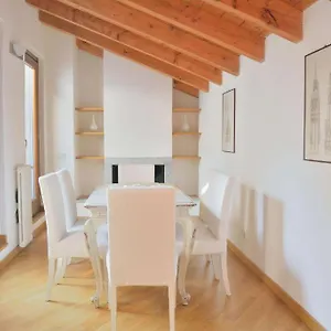 Mansarda In Piazza Duomo Apartamento